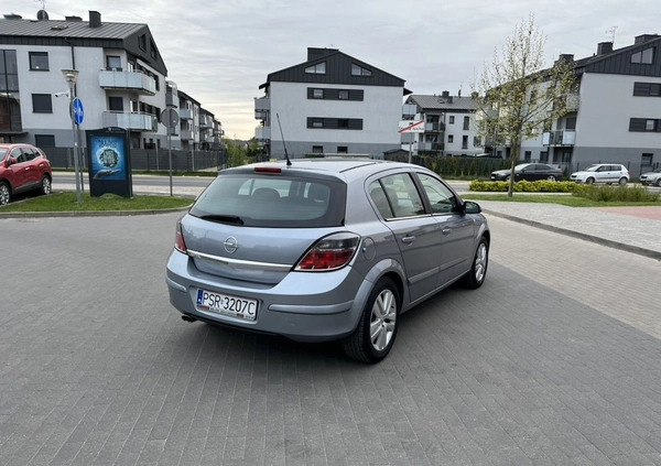 Opel Astra cena 14000 przebieg: 185000, rok produkcji 2009 z Poznań małe 277